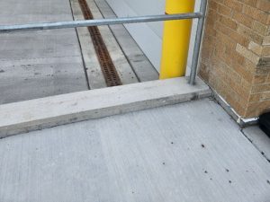 61* Gross Point Niles - Sidewalk